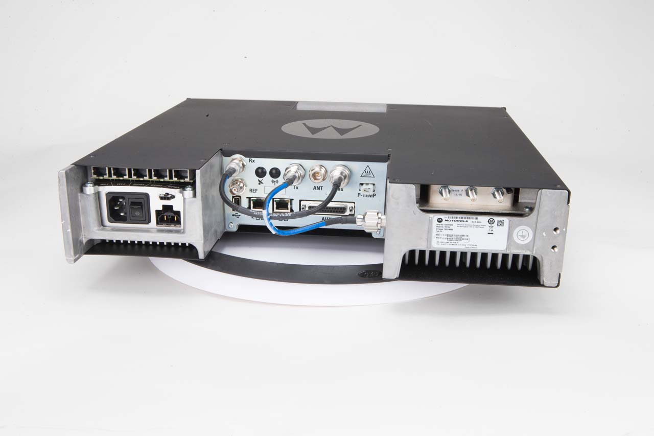 Motorola Repeater Station (SLR8000; 100Watts) VHF - Image 2